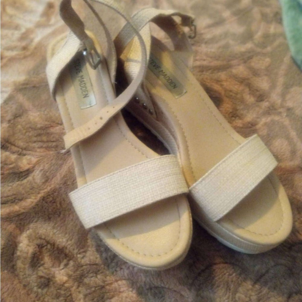 Michael Antonio Women's Cream Sandals